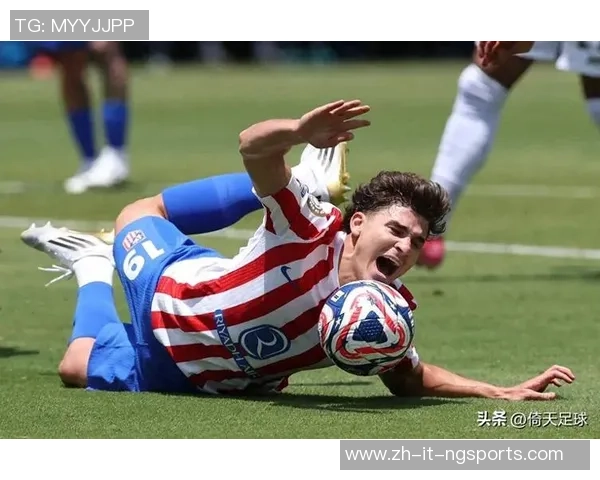 足球运动员意外遭遇足球重击蛋部位引发全场哗然与热议 足球运动员意外遭遇足球重击蛋部位引发全场哗然与热议
